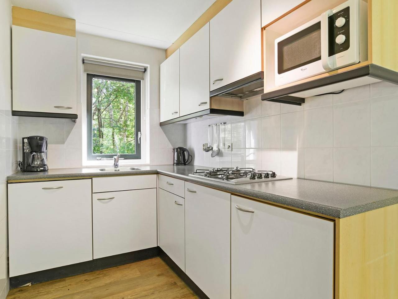 Luxury 4-Person Bungalow In The Holiday Park Landal Twenhaarsveld ホルテン 部屋 写真