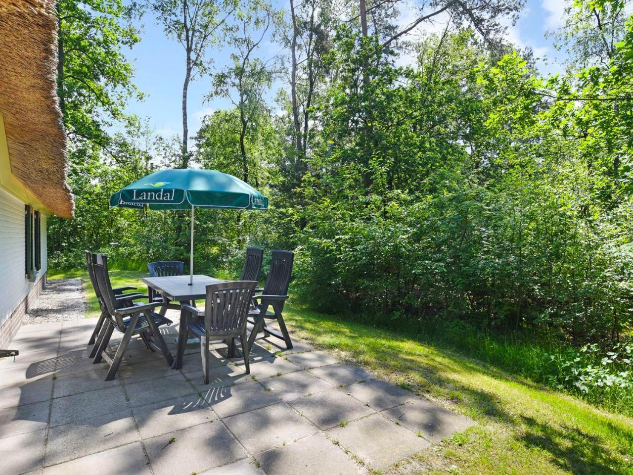 Luxury 4-Person Bungalow In The Holiday Park Landal Twenhaarsveld ホルテン 部屋 写真